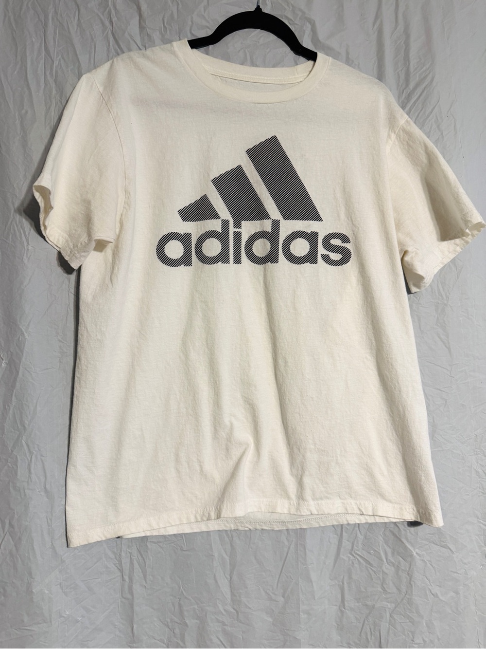 Adidas The Go-To Tee Men’s Large Cream Off White Black Logo T-Shirt